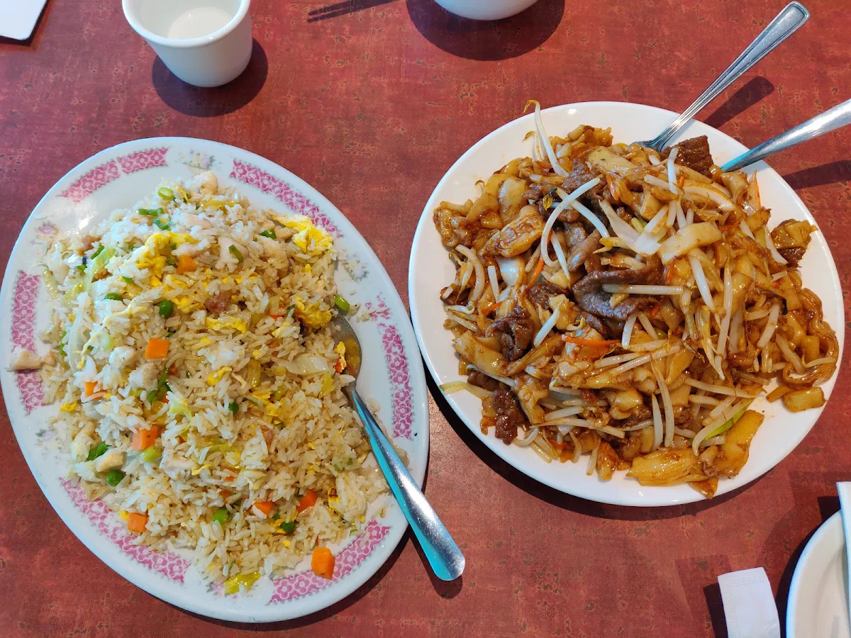干炒牛河 N 楊州炒飯